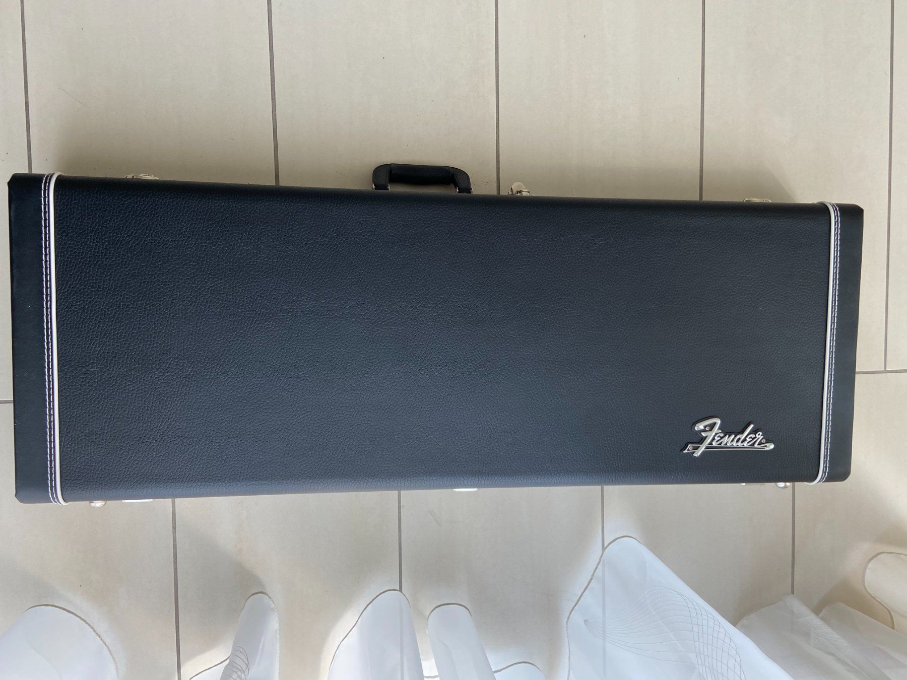 Fender Strumenti musicali: Fender Stratocaster USA – Usato da Zürich venduto da Maki8 9