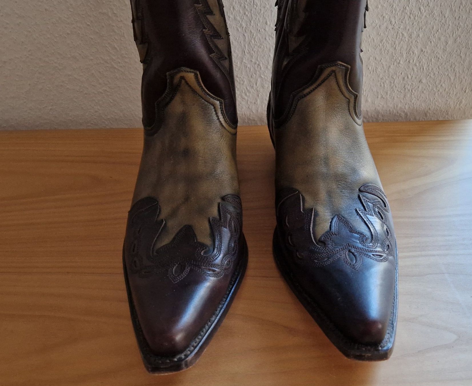 Scarpe da uomo: Cowboystiefel handgefertigt – Nuovo (secondo la descrizione) da Luzern venduto da kzu_8qsg 1