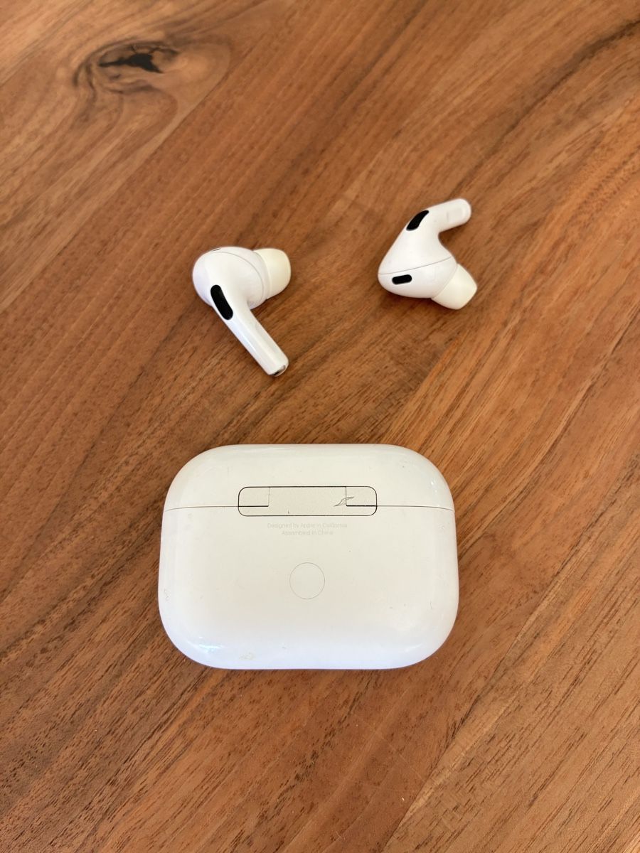 Apple Cuffie: AirPods Pro 2 Gen. mit Zubehör – Usato da Interlaken venduto da Andri2000I