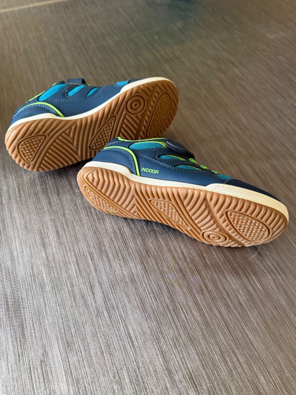 Dosenbach Schuhe für Jungen: Hallen-Turnschuhe Gr. 32 NEU – Neu (gemäss Beschreibung) aus Dübendorf von rut_5b5n 1