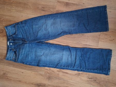 Damen Jeans blau weit geschnitten Grösse 38 guter Zustand
