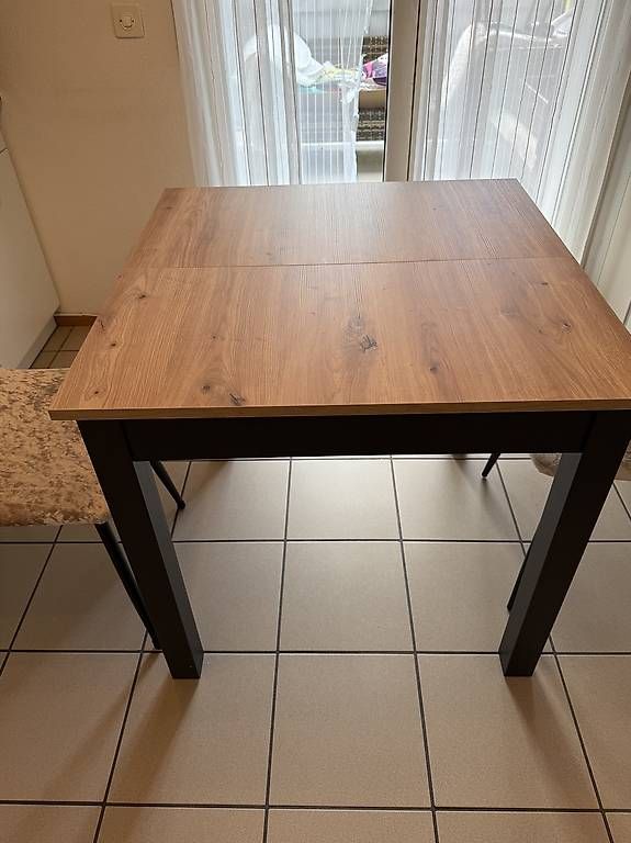 Tavoli: Vendo tavolo nuovo  – Usato da Figino venduto da Ferrari58