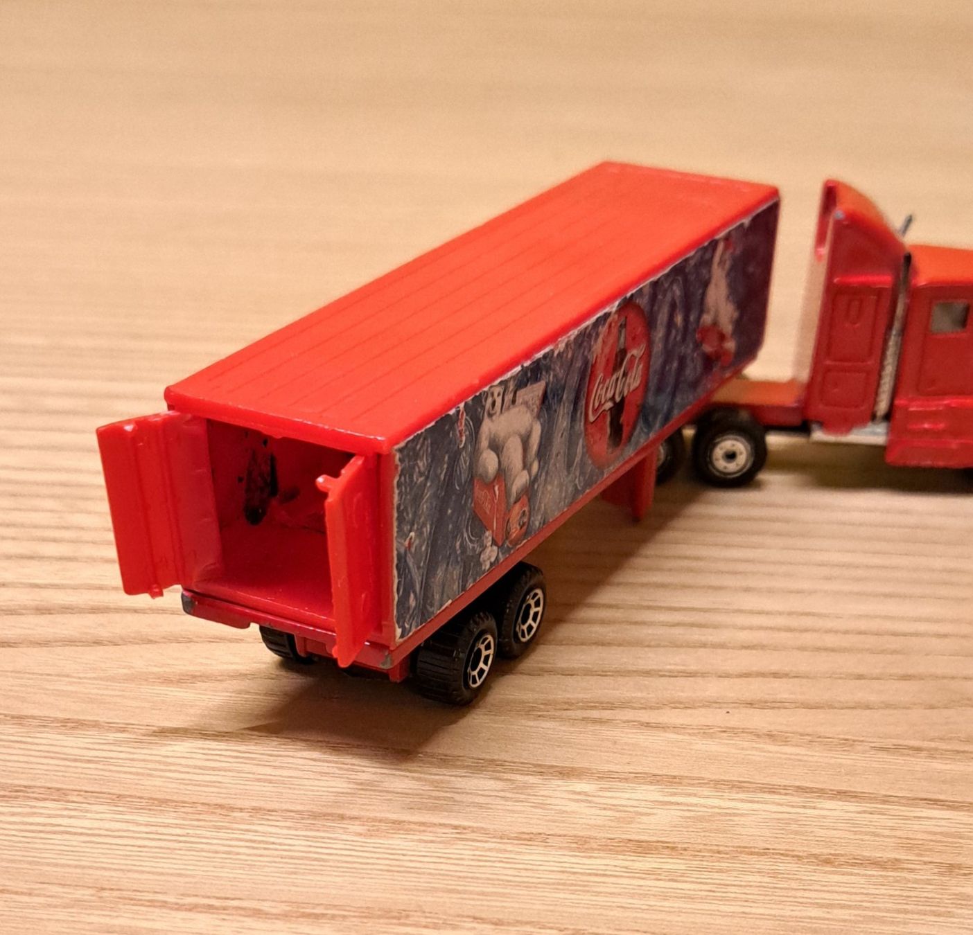 Coca-Cola Modellautos: Coca Cola Sattelschlepper Matchbox Modell – Gebraucht aus Dietlikon von kosta.katoglou 7
