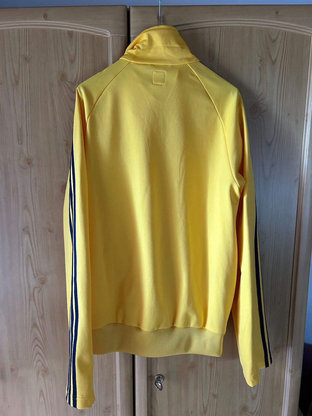 Adidas Giacche: Adidas Trainingsjacke, Grösse 50, gelb – Usato da Zürich venduto da emkay13 2