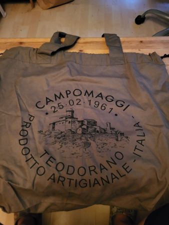 Grosse braune Baumwolltasche mit Aufdruck