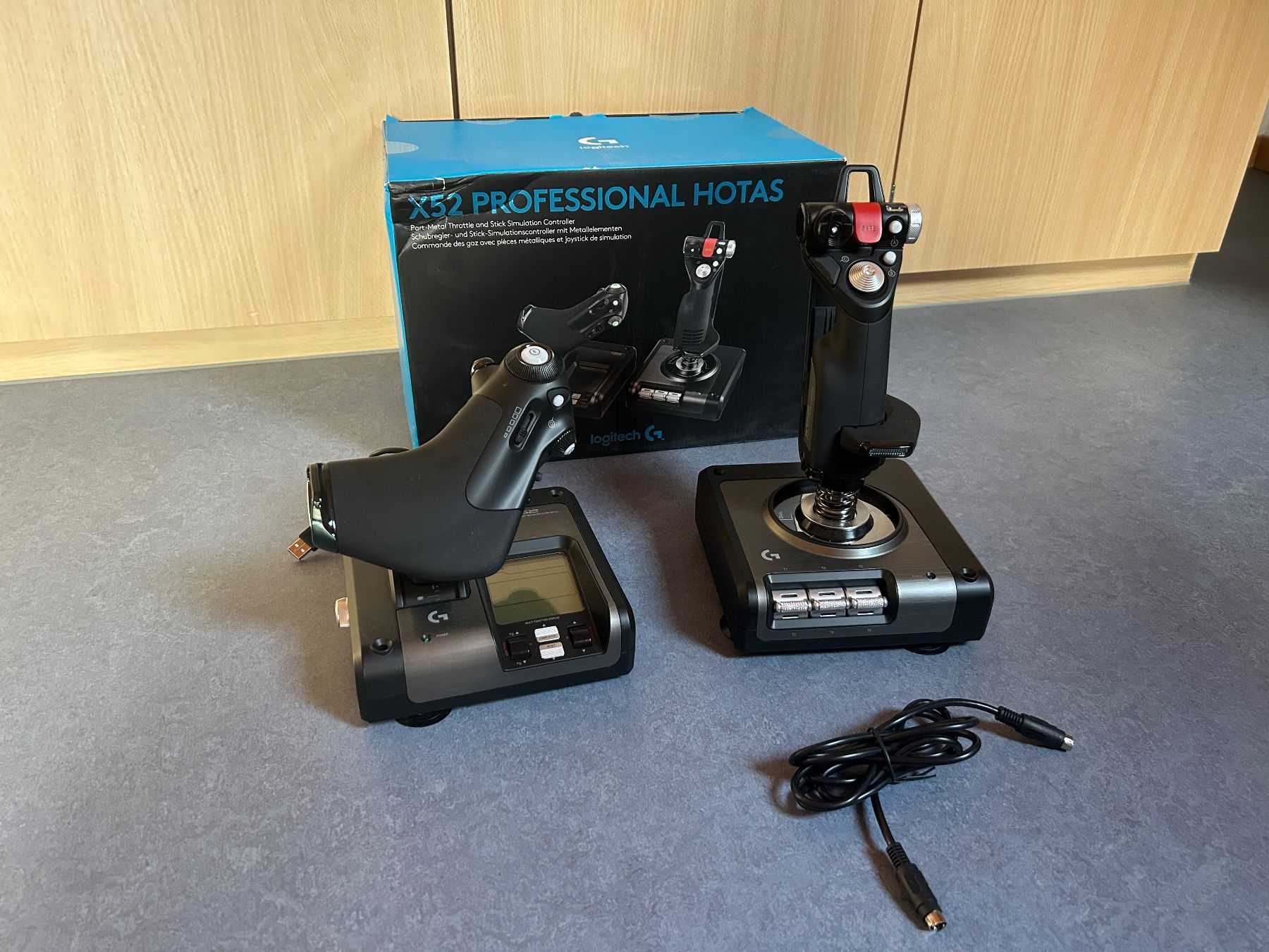 Logitech Manettes: Logitech G Saitek X52 Pro – D'occasion à Burgistein par tho_hjp8 2