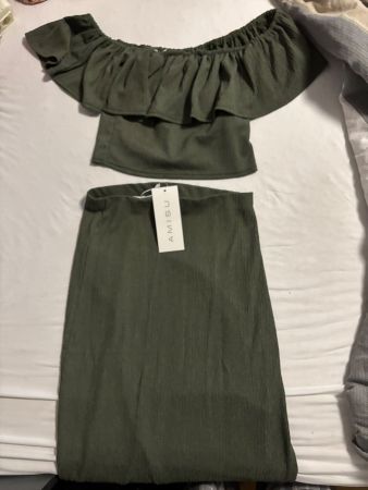 Newyorker Set, Olivgrün, Grösse M - nie getragen!