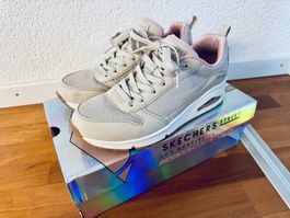 Neue Sketchers Street Los Angeles in 38