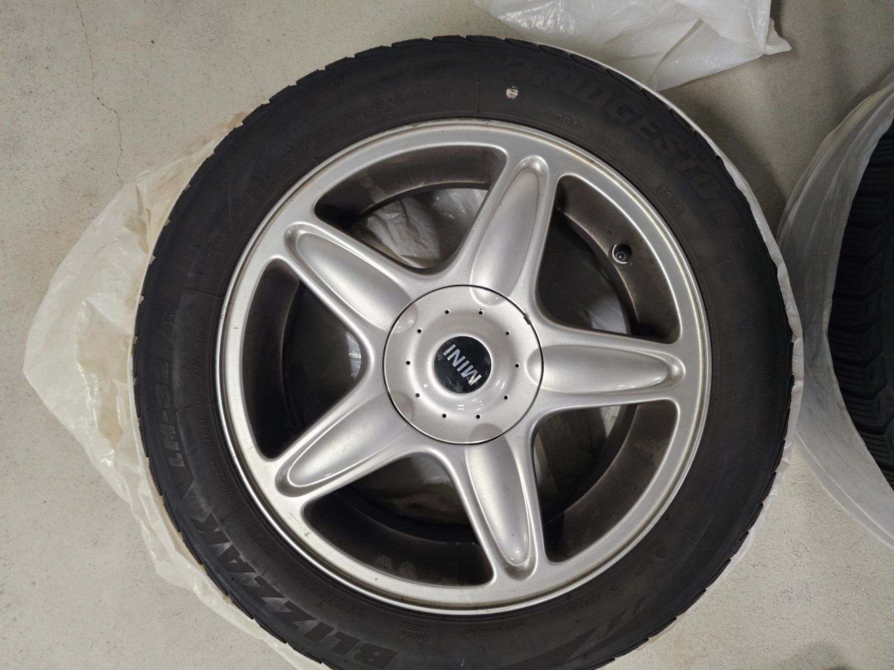 Mini Pneus & Kompletträder: 4 original MINI complete wheels (R57) – Gebraucht aus Urdorf von karol.muszkiewicz 3