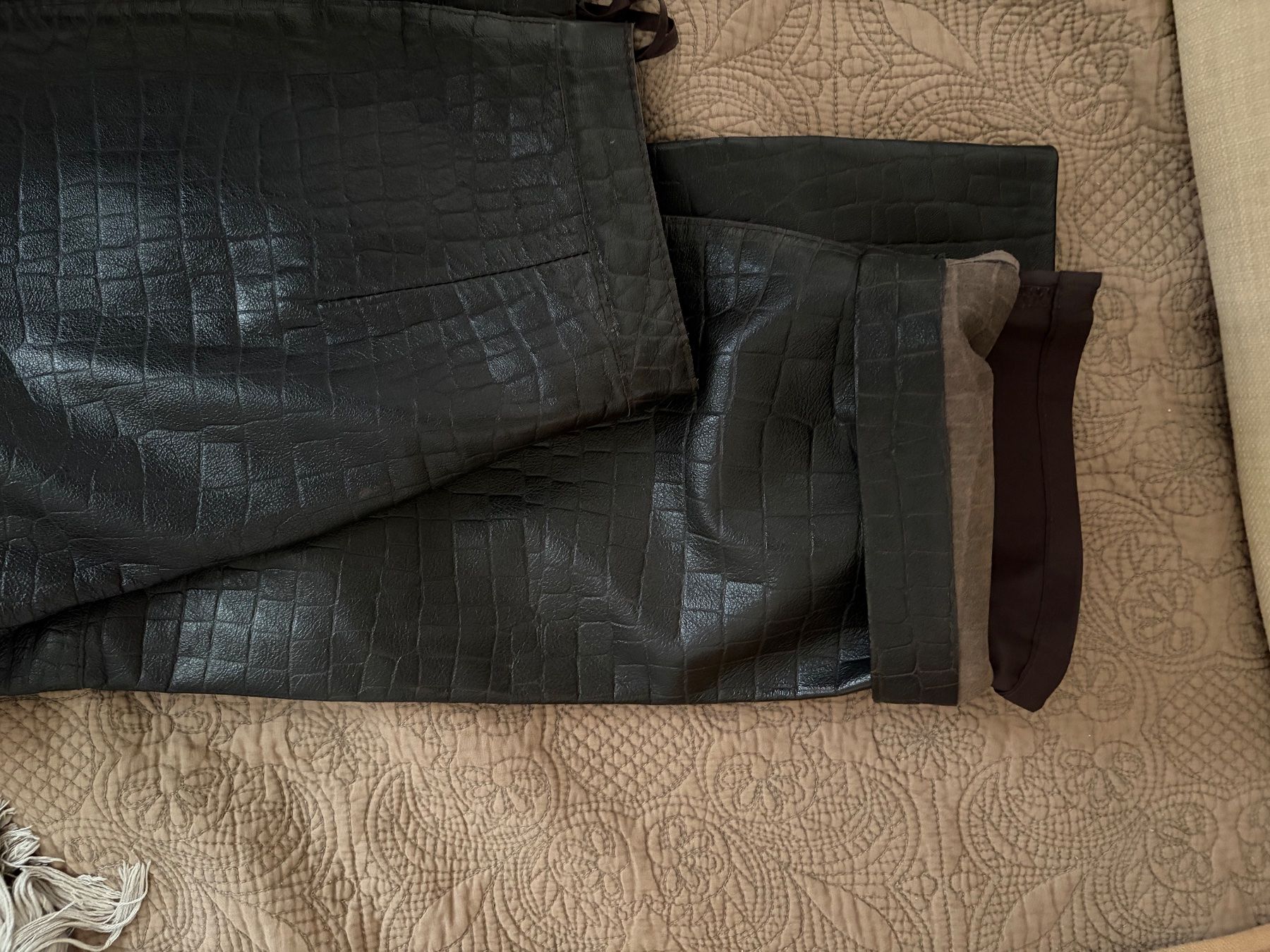 Pantaloni: Dark Brown Leather Trousers - Croco Press – Usato da Luzern venduto da AM2nd 1