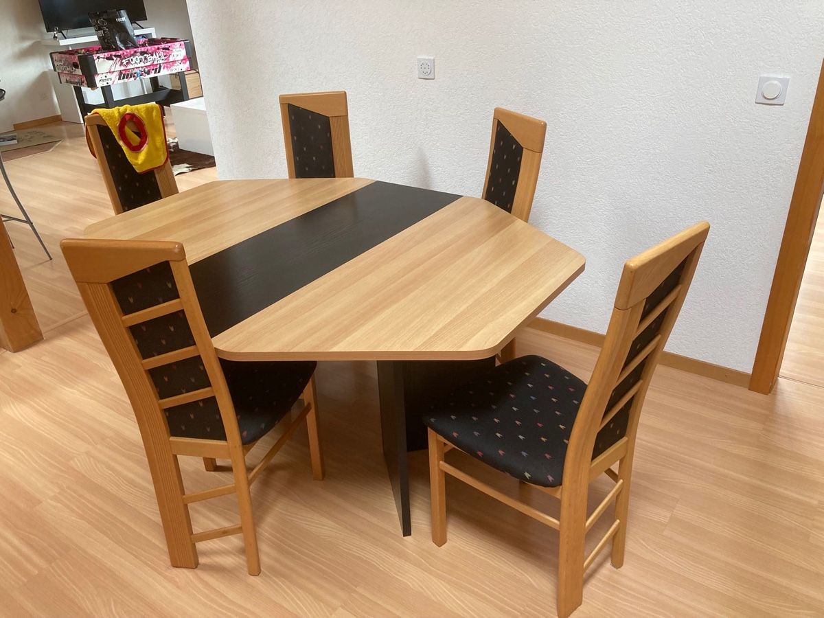 Tables: Holztisch mit 6 Stühlen – D'occasion à Savognin par IsabelF03 2