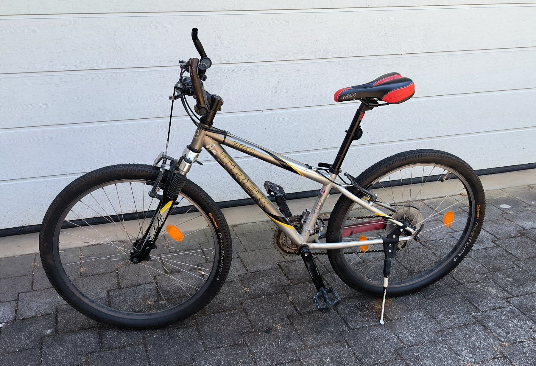 Velos: Einsteiger-Mountainbike   13" Stahlrahmen – Gebraucht aus Hellikon von Olbee