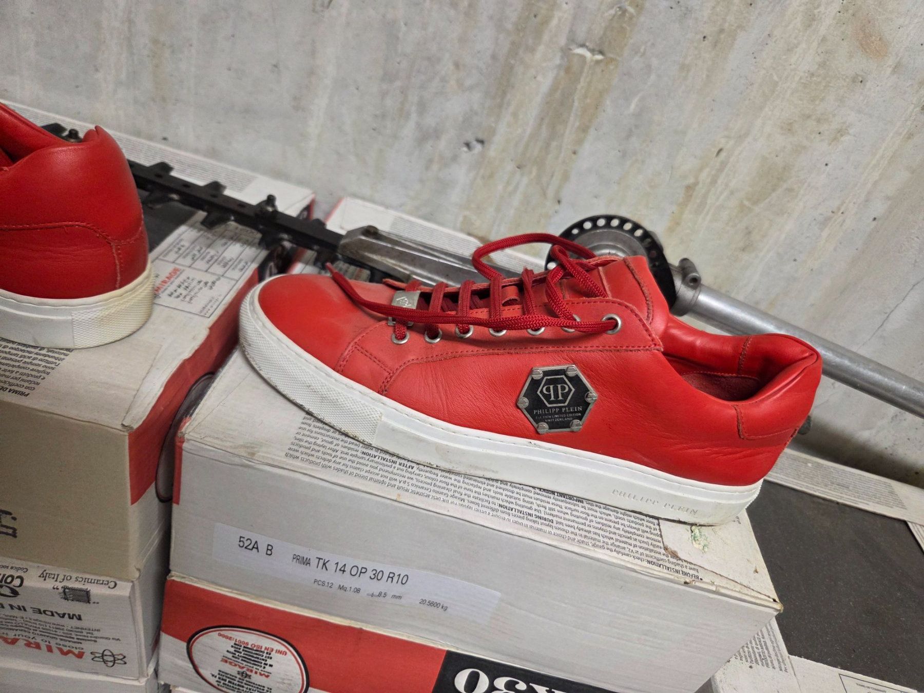 Philipp Plein Herrenschuhe: Rot Philipp Plein Sneaker Gr. 41 Leder – Gebraucht aus Roggwil BE von LowJoe 1