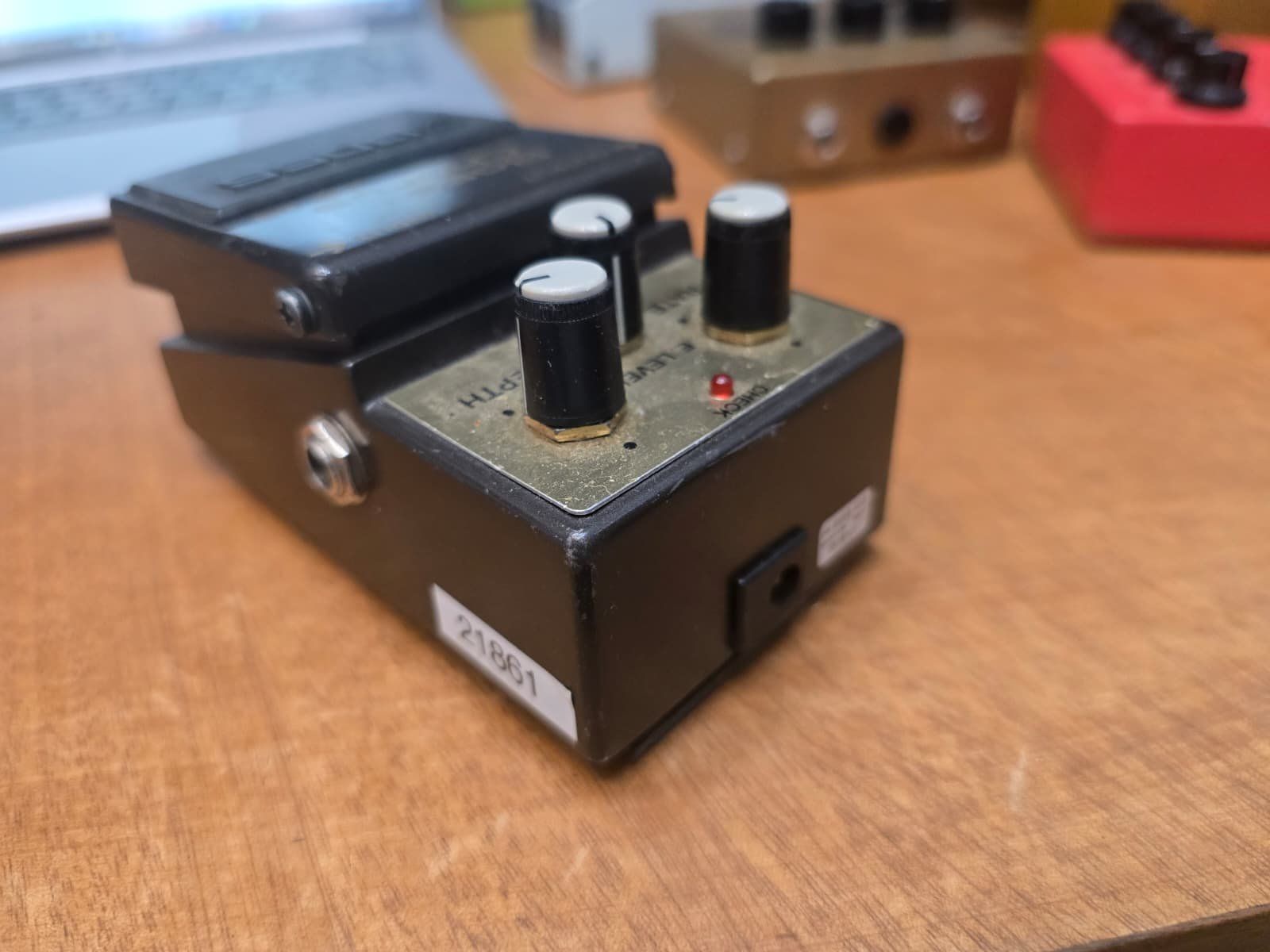 Strumenti musicali: Boss CE-2B Bass Chorus – Usato da Genève venduto da bil_y5g7 1