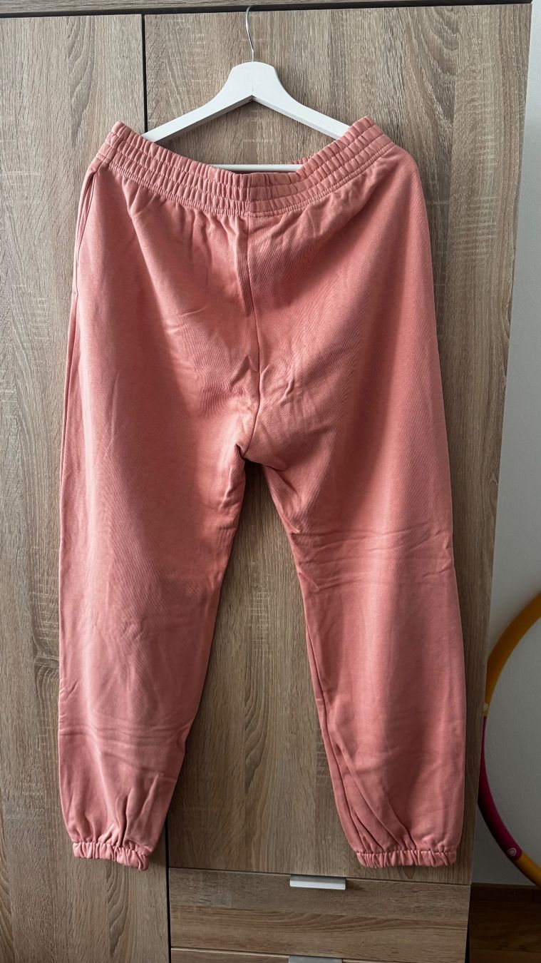 Nike Pantaloni: Nike Jogginghose, Baggy – Usato da Chur venduto da vi_milena 1