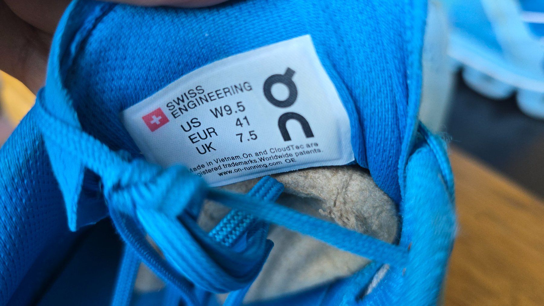 On Scarpe da donna: ON Cloud  schuhe EU 41 – Usato da Wallisellen venduto da theblacksheep 3