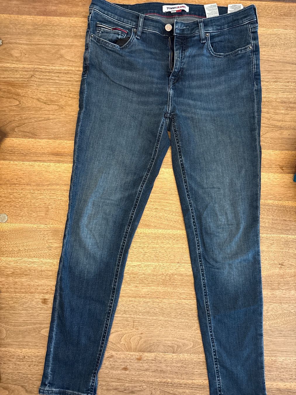 Tommy Hilfiger Jeans: Tommy Jeans Grösse 29/30 – Usato da Weesen venduto da D0101D