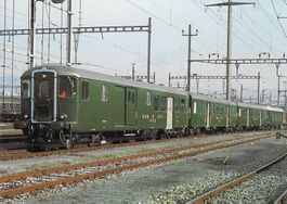 SBB Historischer Leitschnellzug mit Lokomotive Re 4/4