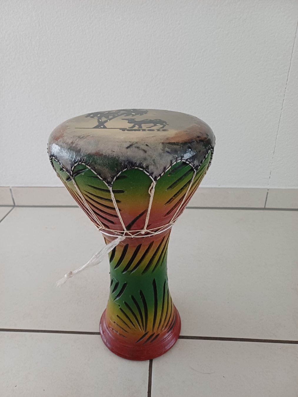 Strumenti musicali: Darbouka Tunisienne authentique - Percussion d'été! – Nuovo (secondo la descrizione) da Biel/Bienne venduto da doc_pyy5 1