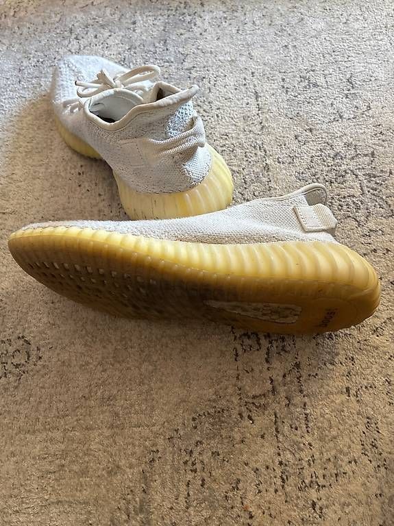 Herrenschuhe: Yeezy 350 White.  – Gebraucht aus Meyrin von alexfdez 1