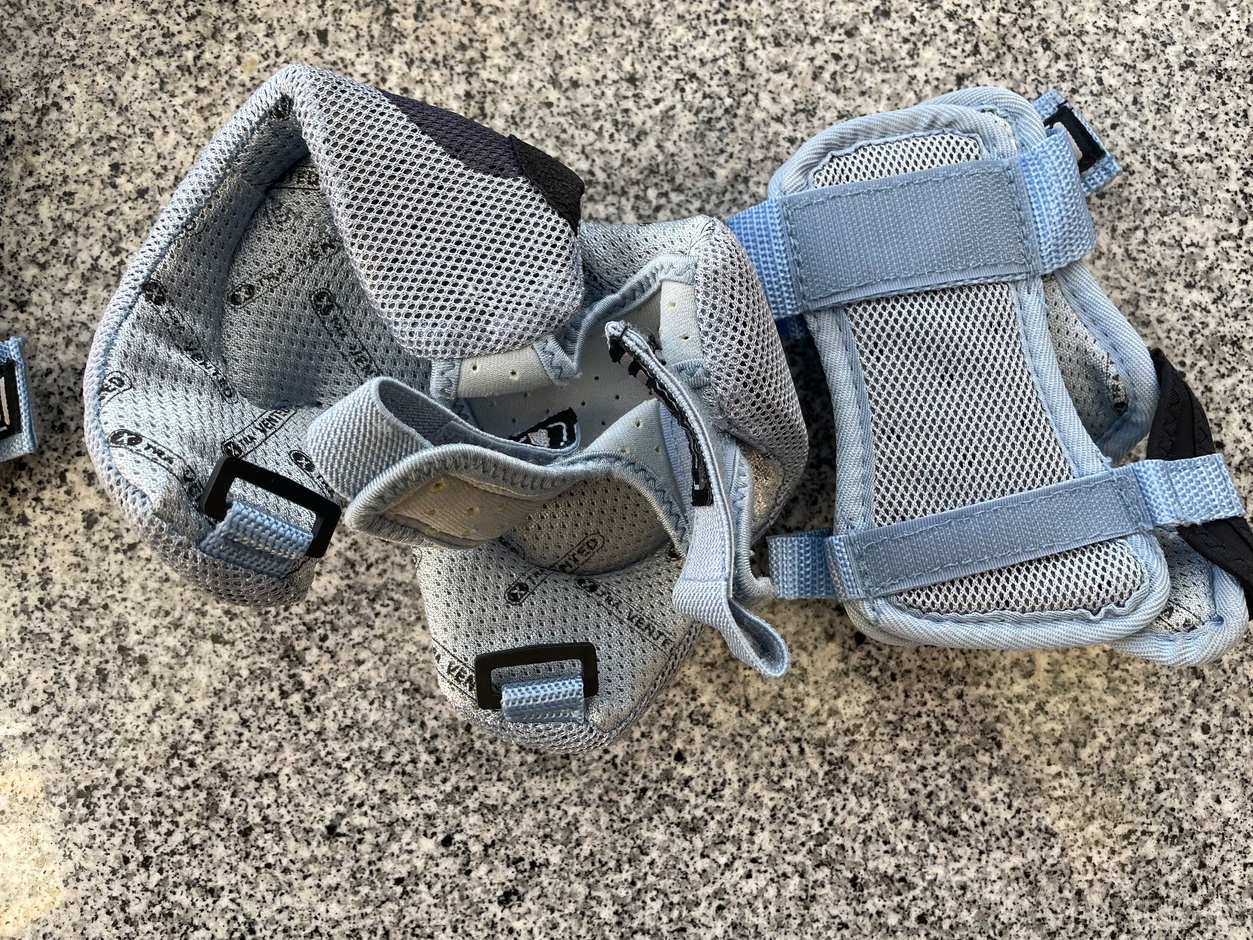 Pattini in linea & Pattini a rotelle: Rollerblade mit Schonerset – Usato da Regensdorf venduto da Ottro 3