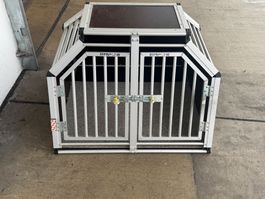 Hundebox aus Aluminium 110x90x67