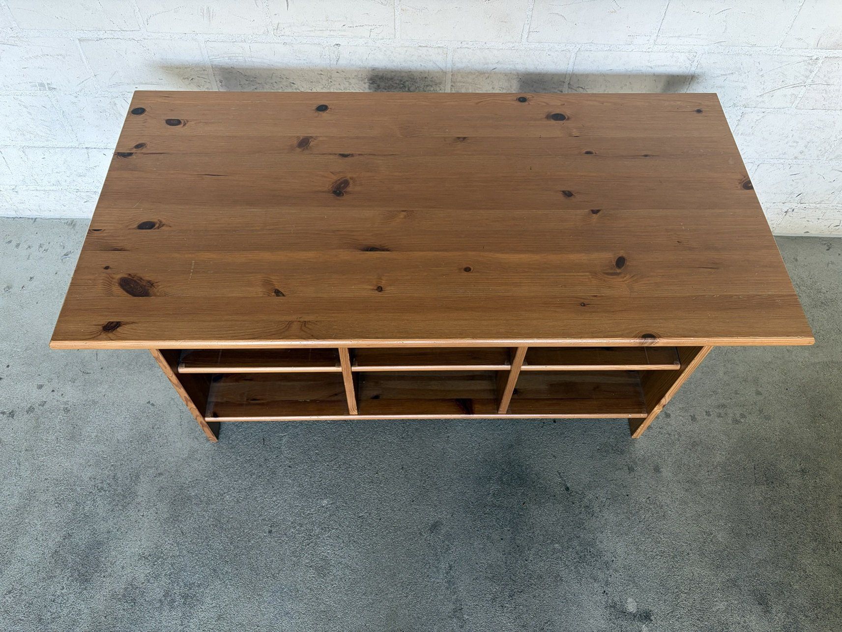 Tables: Couch Sofa Salon Tisch braun mit sechs Fächern – D'occasion à Triengen par charlie910 2