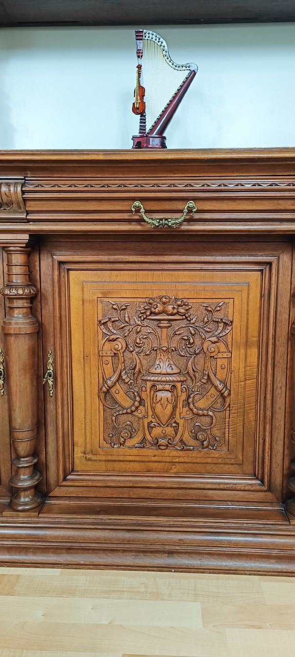 Credenze: Antikes Buffet 1870 Jahr – Usato da Steffisburg venduto da ZeitReise_ 3