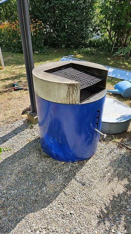 Grills: Robuster Edelstahl-Designergrill – Gebraucht aus Neftenbach von kupl