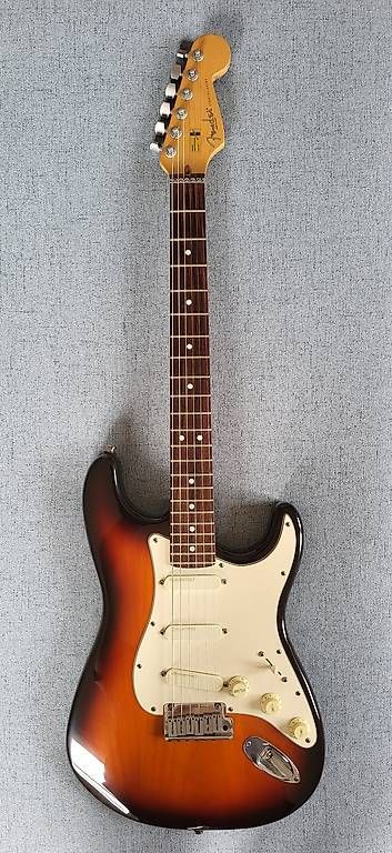 Strumenti musicali: Fender Stratocaster Plus 1995 – Usato da Neuchâtel venduto da zikch