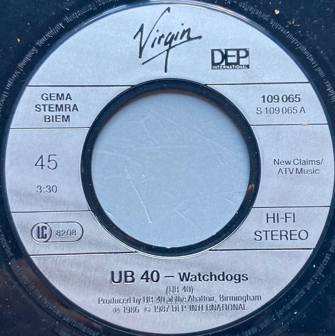 Dischi in vinile: UB40 - WATCHDOGS – Usato da Poliez-Pittet venduto da Newtown-Records 2