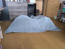 Sitzsack hellgrau gerippt guter Zustand lumaland