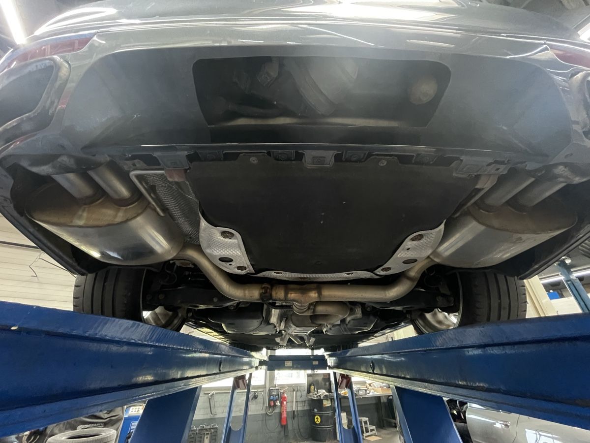Volkswagen Sistemi di scarico: Auspuff VW Passat B8 – Usato da Lengnau AG venduto da tim_79ps