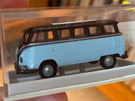 Brekina VW T1 Samba Bus Modellauto Hellblau OVP 31801