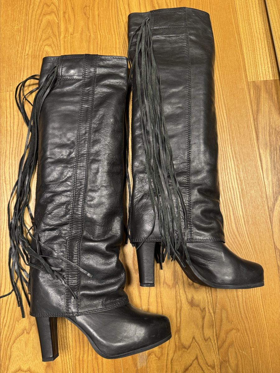 Tiger of Sweden Scarpe da donna: Lederstiefel mit Fransen, High Heels,  Gr. 37, – Nuovo (secondo la descrizione) da Haldenstein venduto da nicB74 1