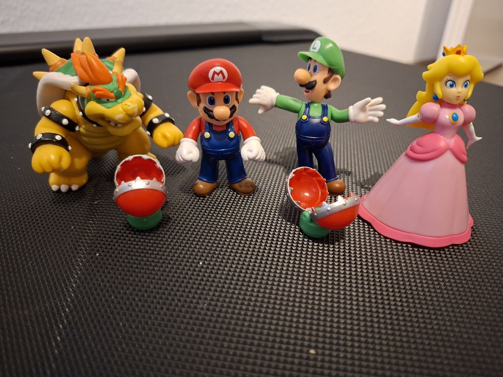 Nintendo Giocattoli: Super Mario Figuren Set – Usato da Winterthur venduto da Ausmisten2026