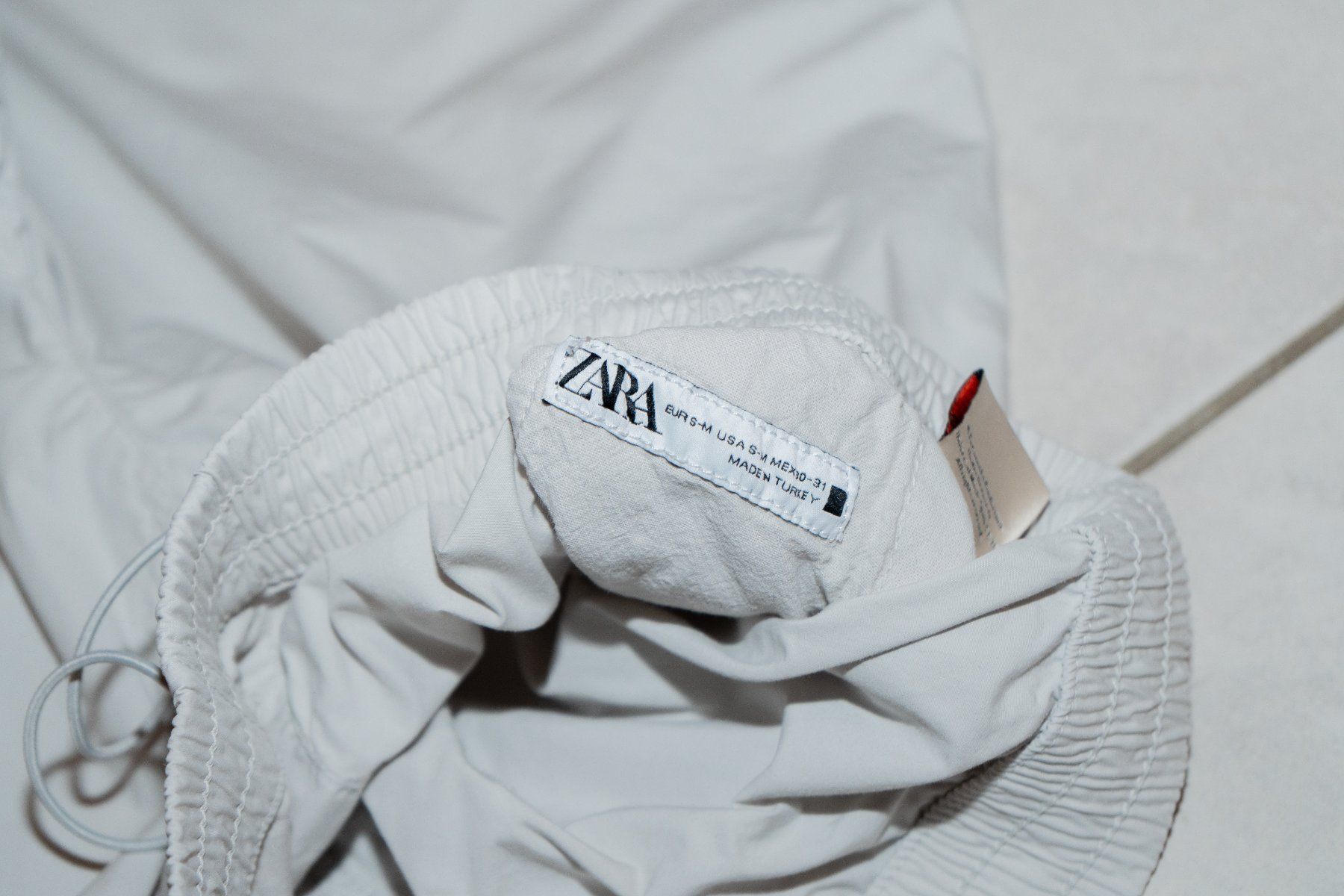Zara Pantaloni: Baggy Hosen aus Stoff – Nuovo (secondo la descrizione) da Arni AG venduto da yannick_207 3