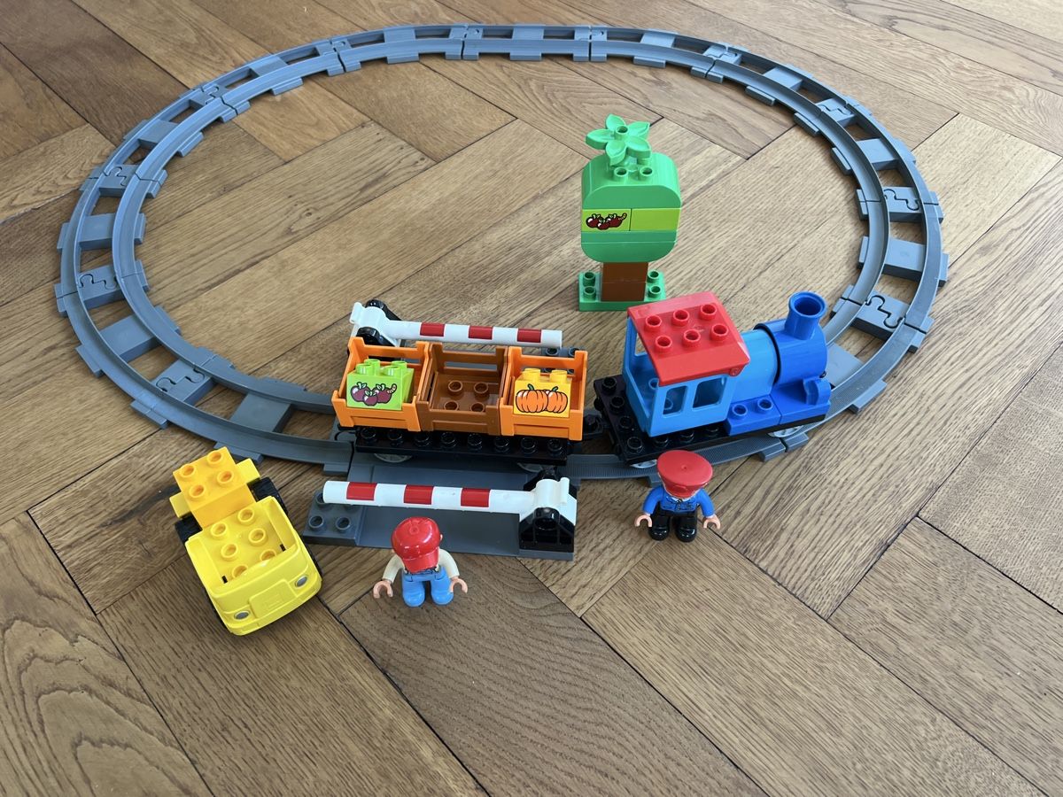 Lego Statuette: LEGO Duplo Eisenbahn Schienen Zug – Usato da Ennetbaden venduto da teo_yg9s