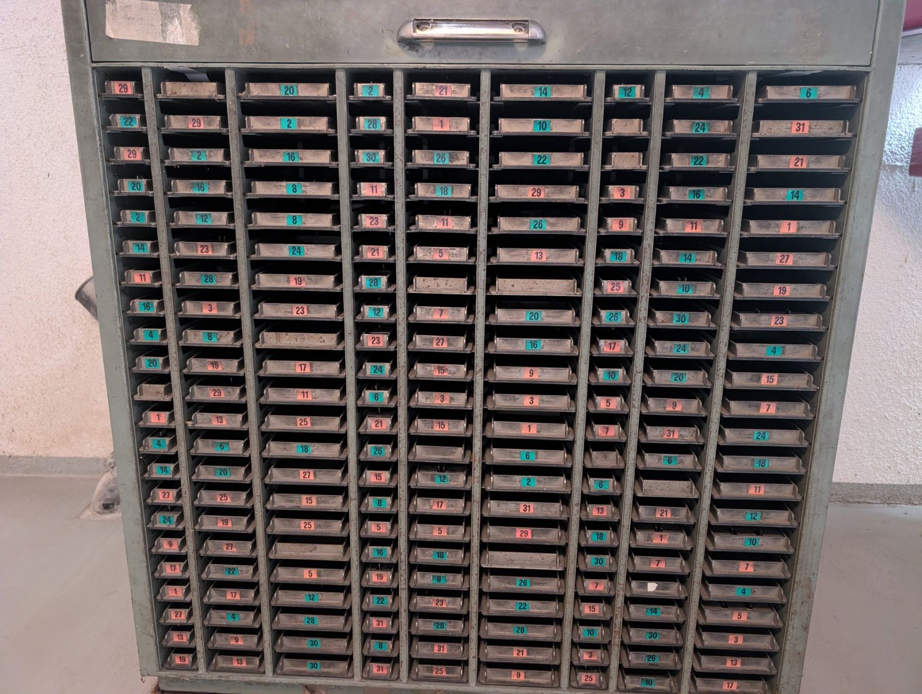 Vidmar Armadi: VIDMAR Vintage Kleinteileschrank – Usato da Dietlikon venduto da mar_6hjv 4