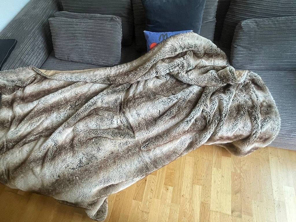 Coperte: Felldecke / Kunstfelldecke von Butlers – Usato da Zürich venduto da nanniba 2