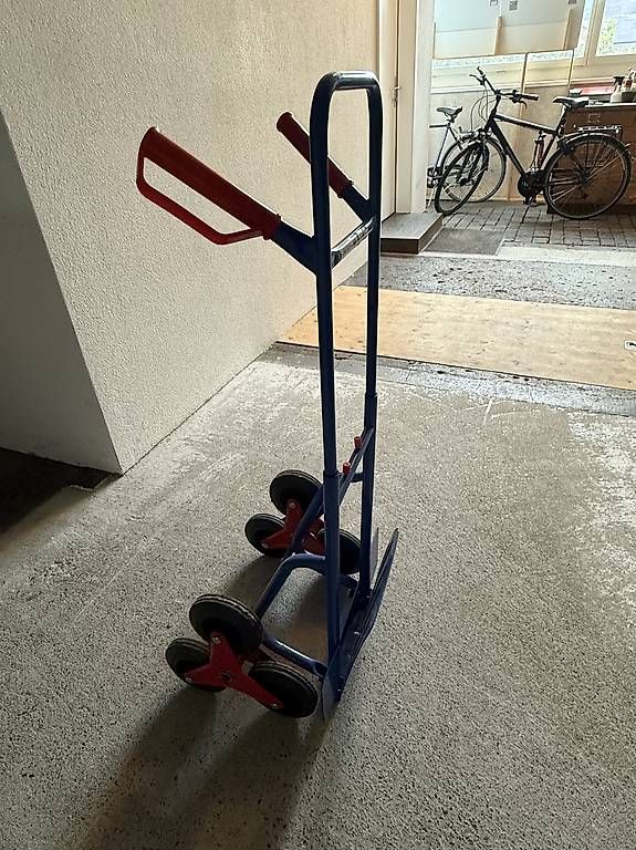 Tous les outils: Treppensackkarre / Treppensteiger  neuwertig – D'occasion à Malters par jap_8b55 1