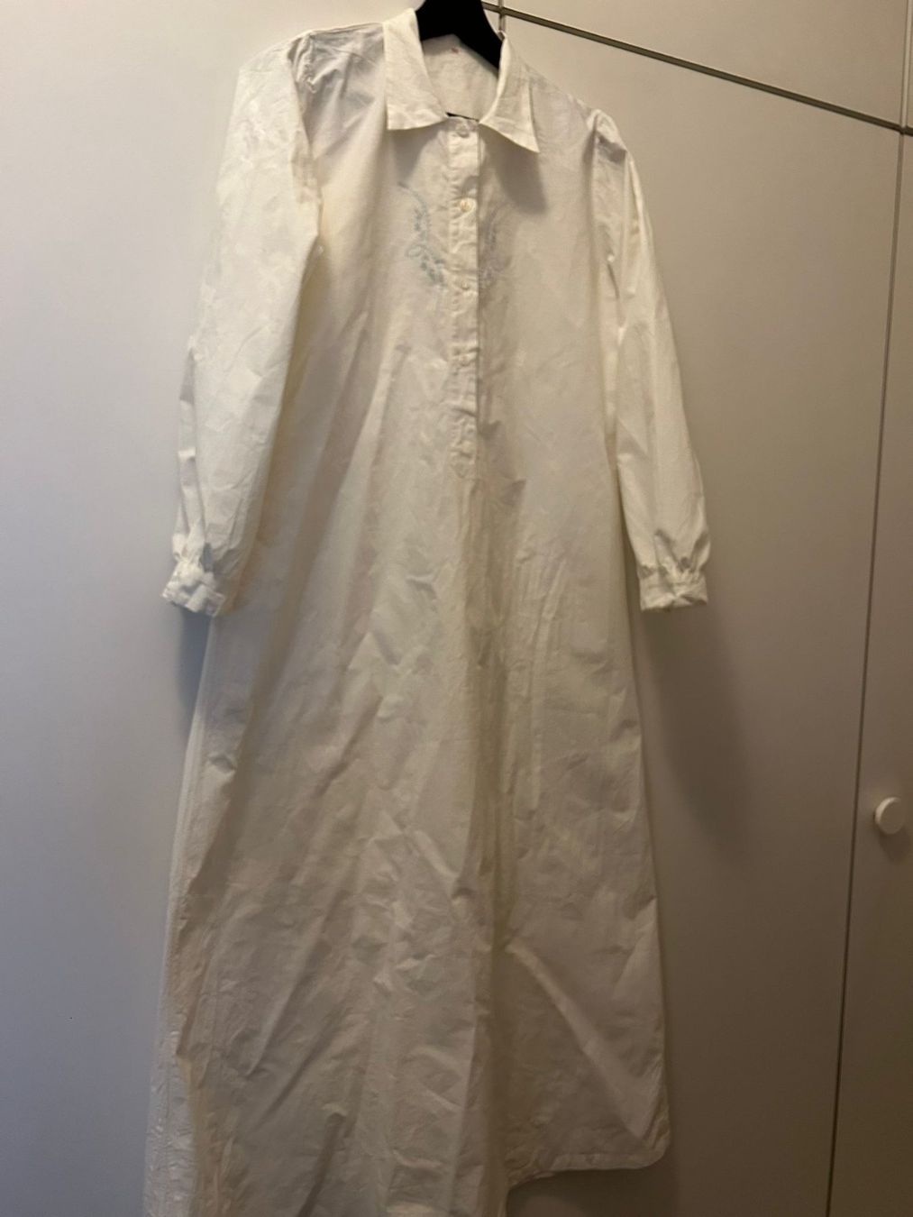 Negligees & Pyjamas: Vecchia camicia da notte con ricami tg.42 – Gebraucht aus Melano von H-Sara