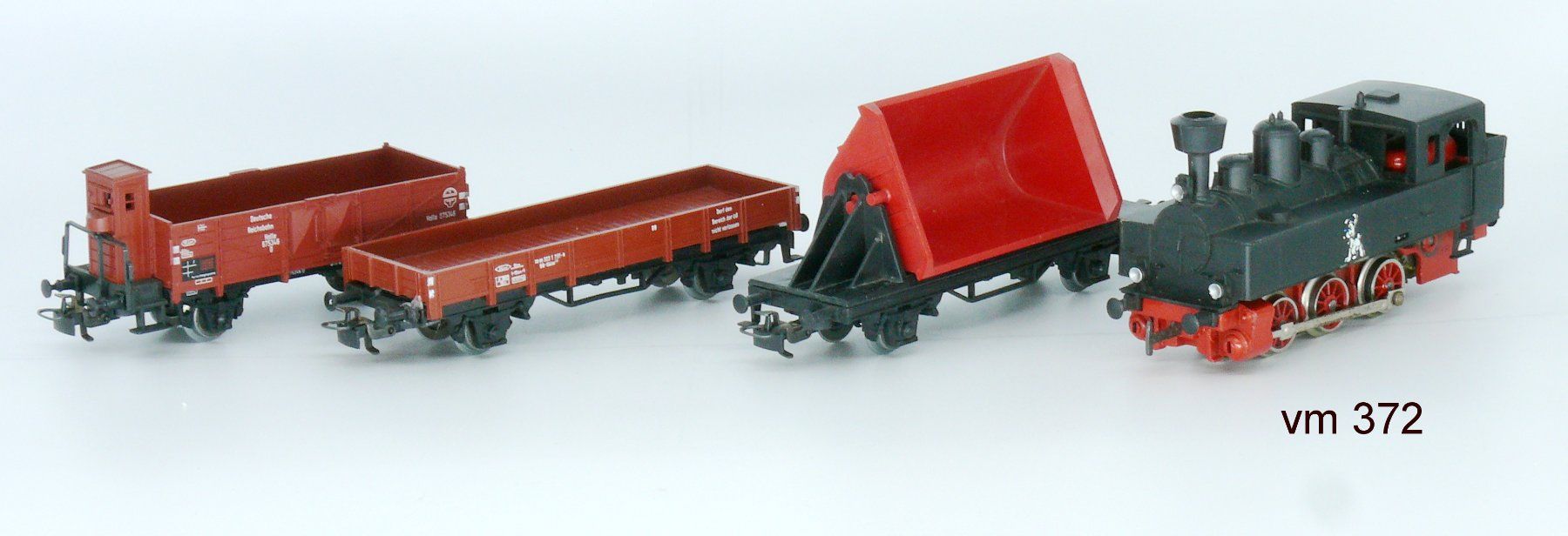 Märklin Modelleisenbahnen: Märklin Güterzug mit 3 Wagen – Gebraucht aus Klingnau von Birdym49 1