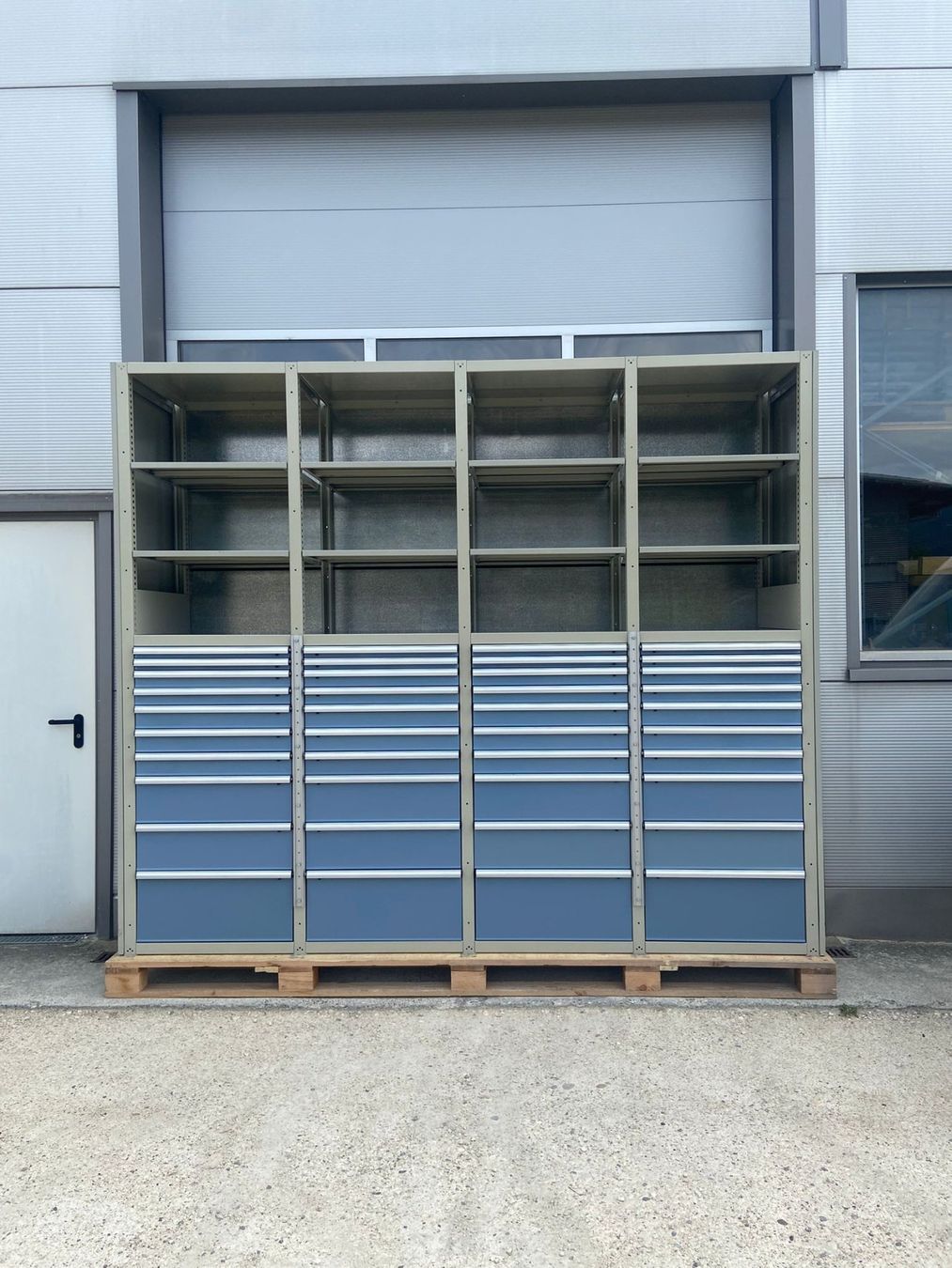 Lista Tutti gli attrezzi: Lista Schwerlastregal / Schubladenwand Nr. 41 – Usato da Laupersdorf venduto da Borer_Liquidationen
