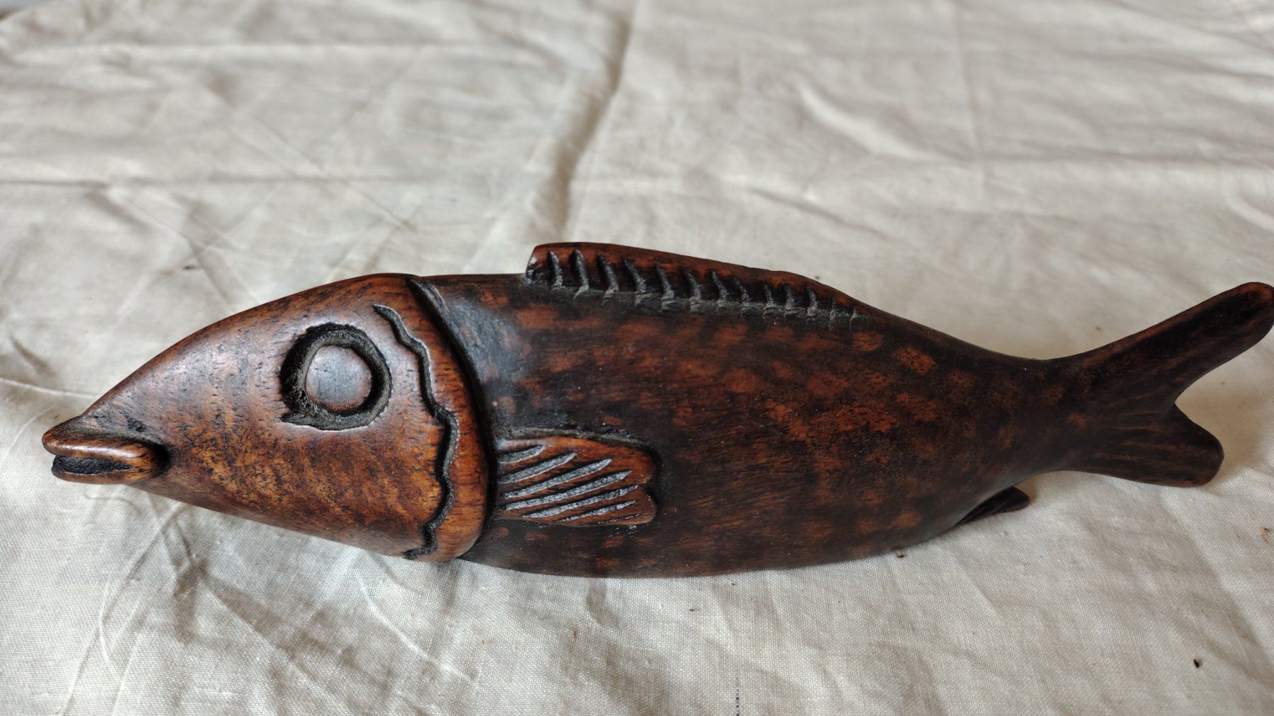 Sculture & Statue: Handgeschnitzter Holzfisch aus Senegal – Usato da Oetwil am See venduto da NoldiNairolf
