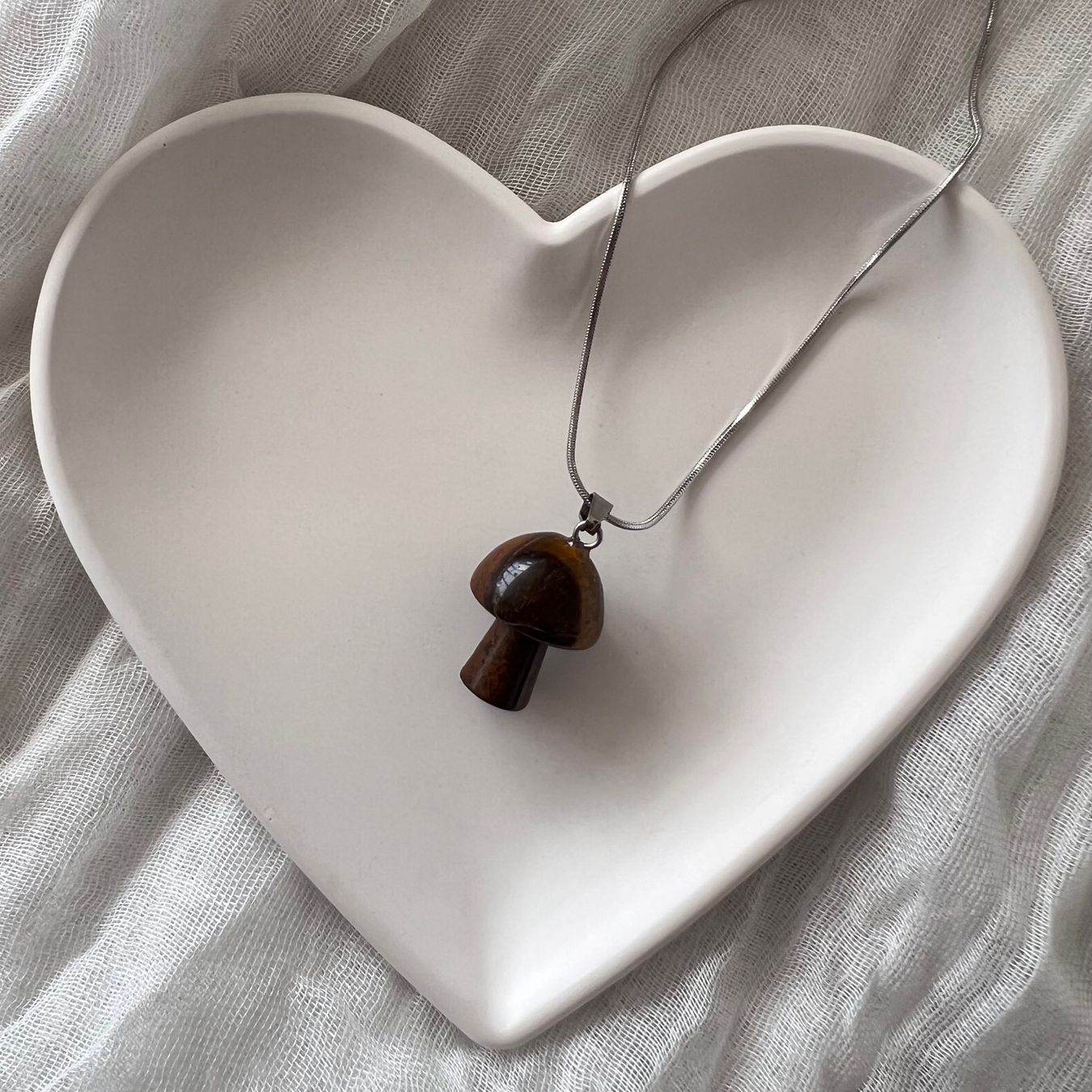 Ciondoli: Pendentif champignon en oeil de tigre – Nuovo e nell'imballaggio originale da Pully venduto da sunaddict 2