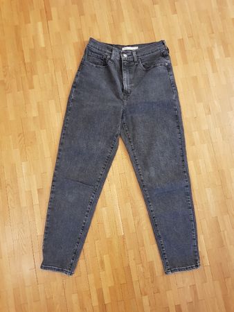 Levi's Mom Jeans Taille Haute 27 gris.