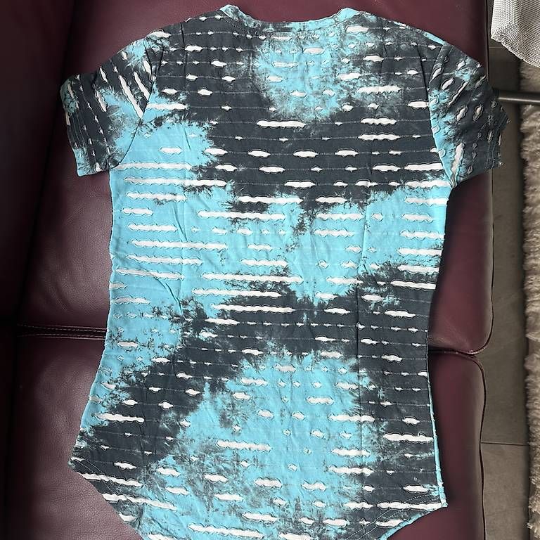 T-shirt: T-shirt 14 ans Métro ou 164 – Usato da La Chaux-de-fonds venduto da ccjp 2