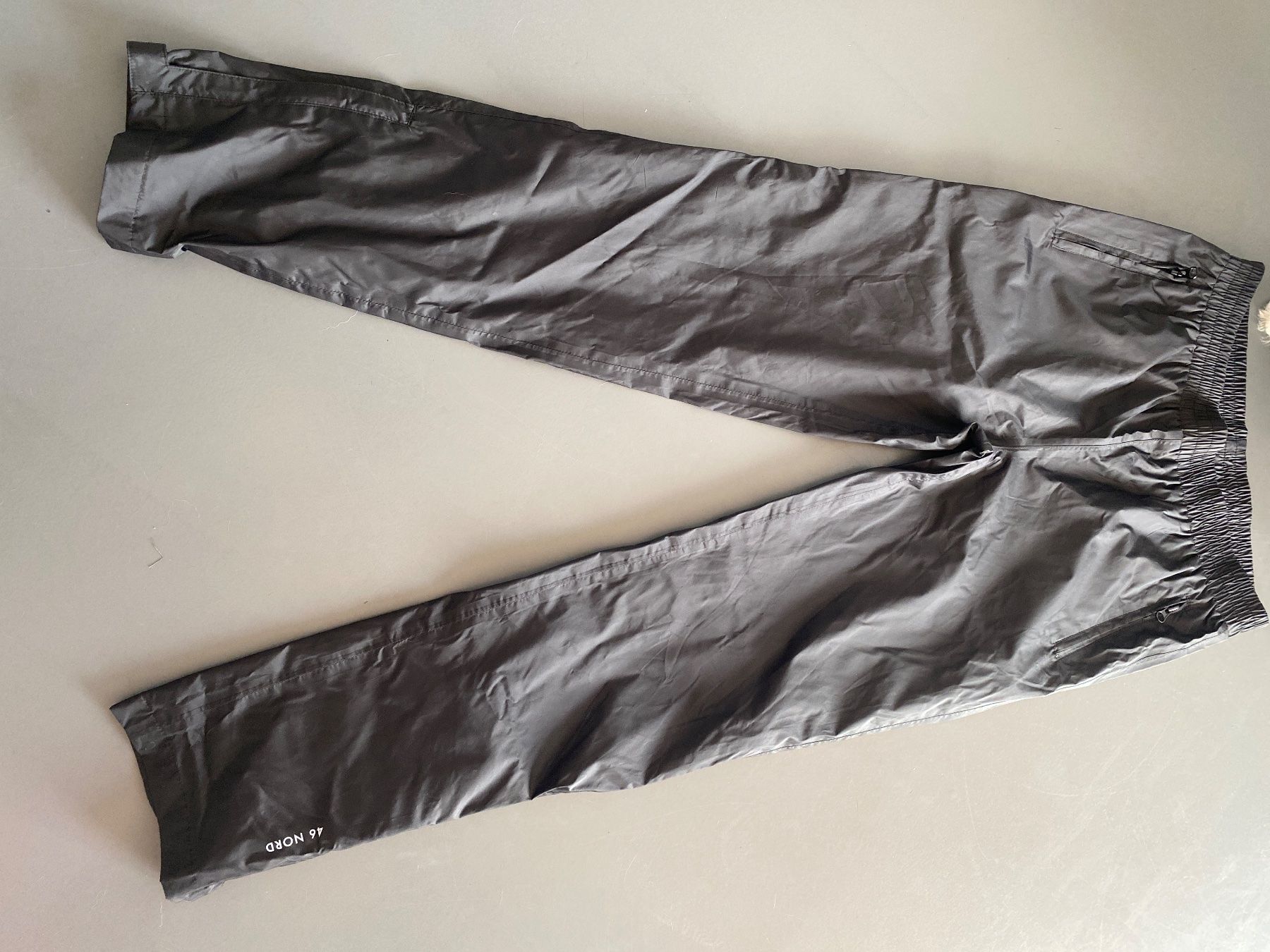 46 Nord Pantaloni: Regenhose Grösse 164 schwarz neu – Usato da Konolfingen venduto da sibi1977