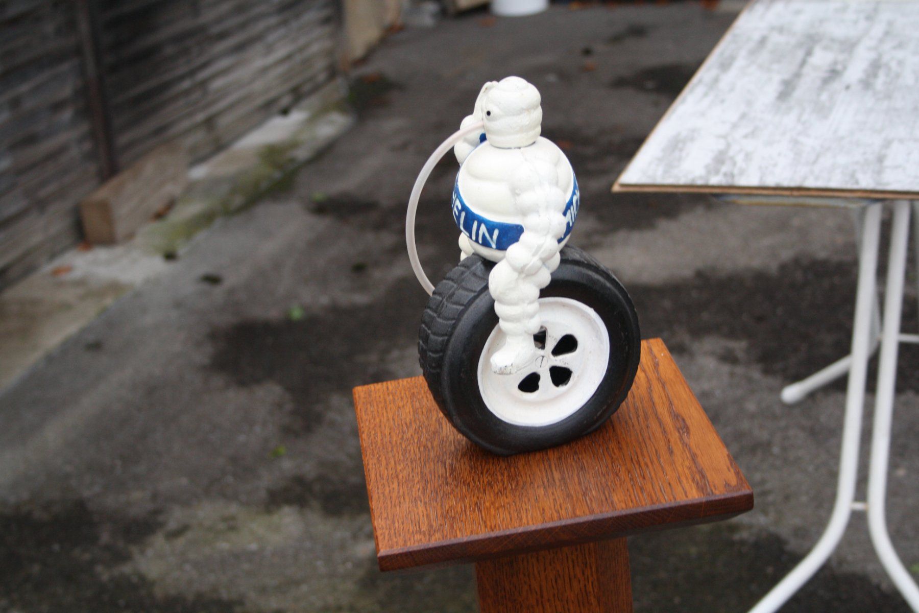 Michelin Statuette: MICHELIN MANN BIBENDUM EISEN – Usato da Wauwil venduto da Pneuedy 1